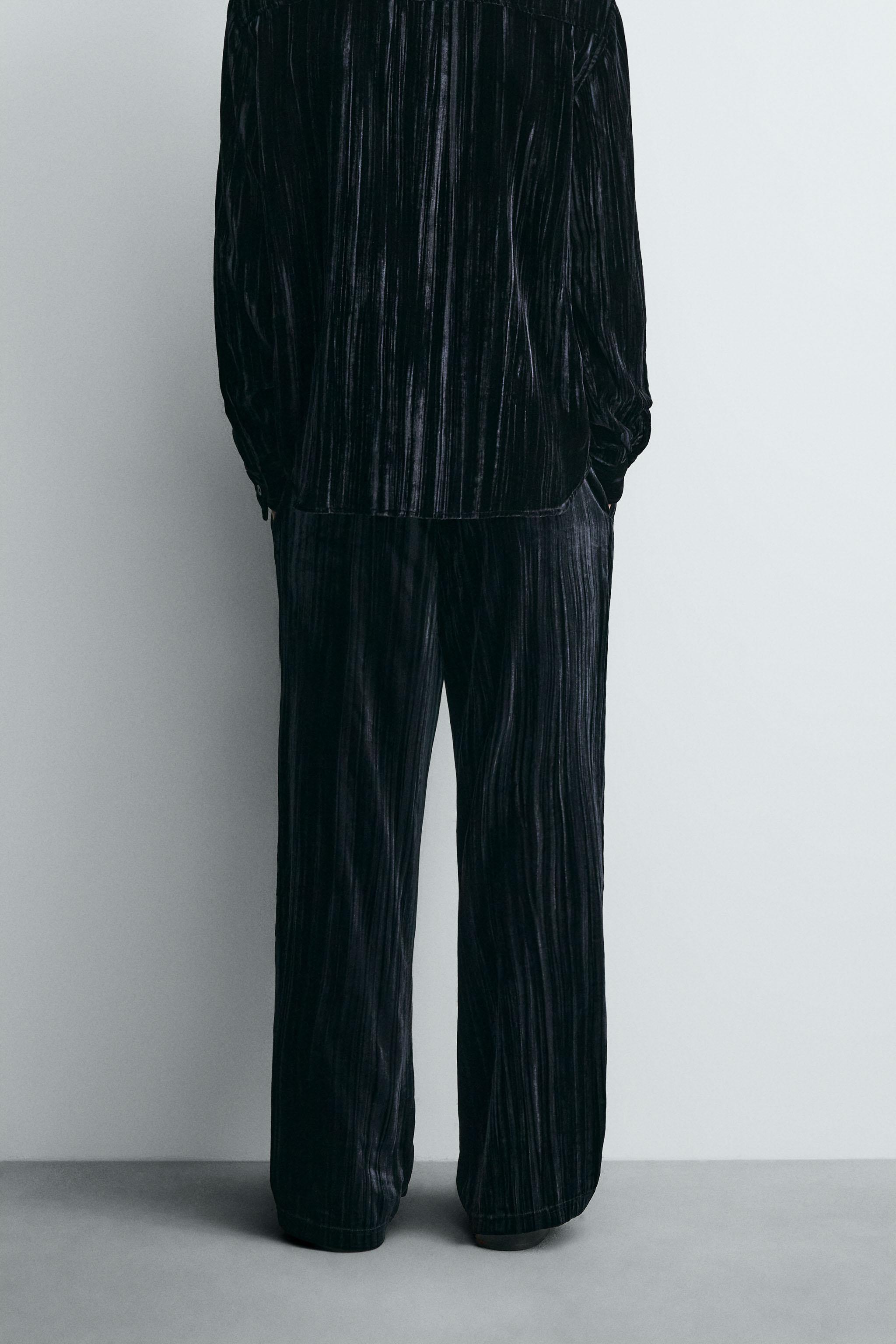 PLEATED VELVET PANTS